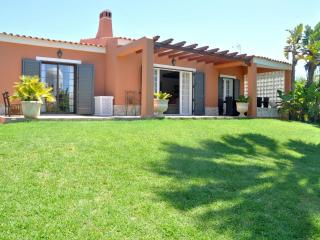 Villa in a quiet area with private pool near the golf courses and the marina - Vilamoura - 2