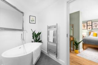 The Swan Inn, Letton, Rooms, Bar & Kitchen - 1