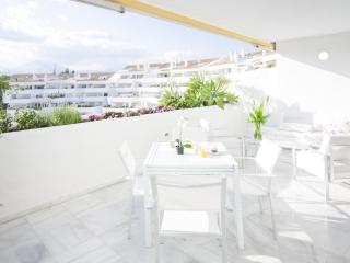 VACATION MARBELLA I El Dorado, 10 minutes walking to Puerto Banus, Great views, Golf Valley, Swimming Pool, Beach and Views - Marbella - 3