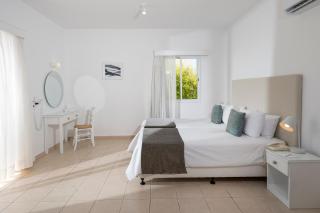 Akti Beach Hotel & Village Resort - Paphos - 1