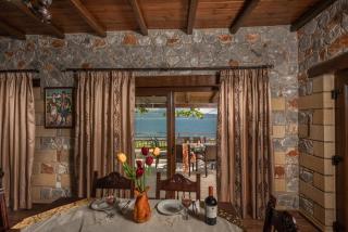 Sunset Traditional House - 9