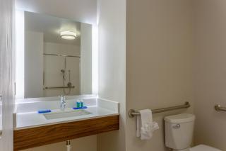 Holiday Inn Express & Suites Vandalia by IHG - 7