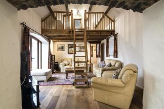 Orchard Cottage - Luxurious Barn Conversion - Beavers Hill - 4