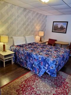 Town and Country Motel - 2