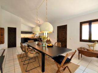 Villa in Sayalonga with Pool and Sea Views - Sayalonga - 8