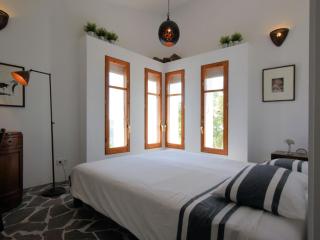 Villa in Sayalonga with Pool and Sea Views - Sayalonga - 2