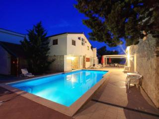 Holiday Home in Starigrad Paklenica - Starigrad-Paklenica - 3