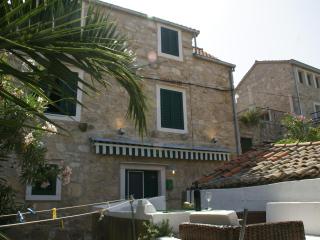 Traditional house with two apartments - Vis - 0