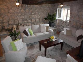 Holiday Home with Bubble Bath - Cavtat - 1
