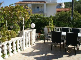 Charming Apartment in Vinisce with Jetty - Vinišće - 9