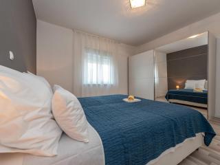 Holiday Home in Galovac with Pool - 4