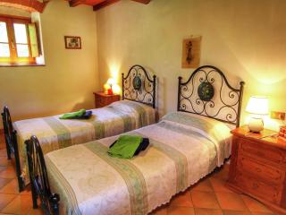 Farmhouse in Tuscany with Teggina Valley View - Castel Focognano - 6
