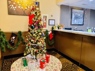 Super 8 by Wyndham Burlington - Burlington - 8