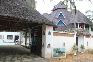 Room in Guest room - A wonderful Beach property in Diani Beach Kenya - 8