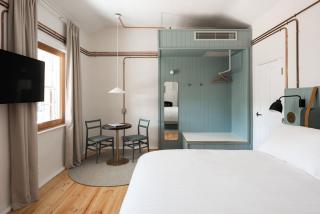 Garde and Warders Hotel - 5