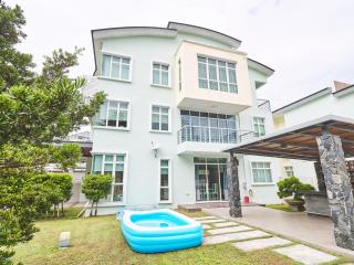 Shamrock Villas Corner OR Seaview OR Standard - Batu Ferringhi - 0