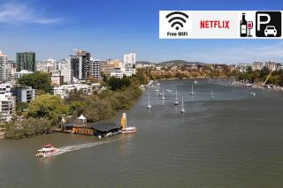 Amazing River View - 3 Bedroom Apartment - Brisbane CBD - Netflix - Fast Wifi - Carpark - 5