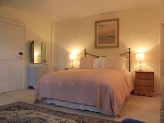 Church Farmhouse B & B - Kennett - 4