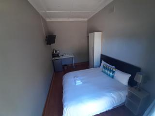 Lux Rooms on 37 - Bloemfontein - 8