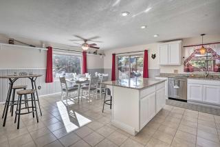 Peaceful Getaway with Private Hot Tub and Mtn Views! - Woodland Park - 5