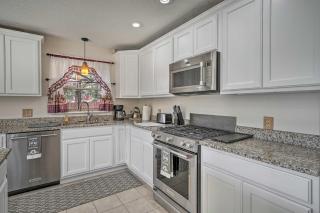 Peaceful Getaway with Private Hot Tub and Mtn Views! - Woodland Park - 1
