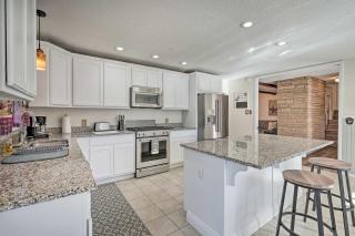 Peaceful Getaway with Private Hot Tub and Mtn Views! - Woodland Park - 2