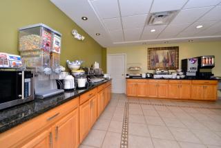 Best Western Plus Newport News - 6