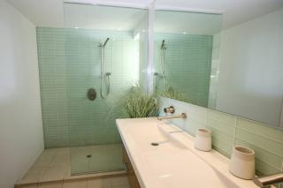 Waves 8 - Beachfront with pool - 4