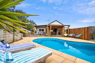 Paws Up Poolside - Rye - 9
