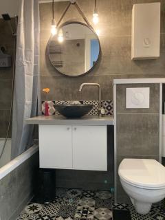 Living at Saarpartments -Adults only- 2 Bedroom, Netflix - Business & Holiday Apartments for Long- and Short term Stay, 3 min to Train Station, Secure E-Bike Parking! - 6