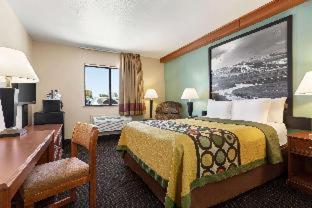 Super 8 by Wyndham Columbus - 7