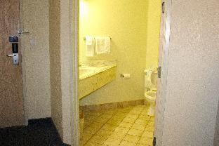 Howard Johnson by Wyndham Clarksville Tennessee - 3