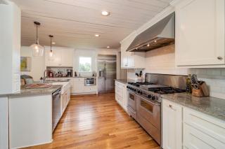 Fire Pit * Pool * Hot Tub * Fishing Pond w/ Jon Boat - 8