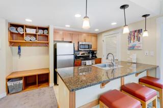 Ski In Ski Out Luxury Condo 4574 I Huge Hot Tub I Great Views I Best Price I FREE Adventures Daily - Winter Park - 9