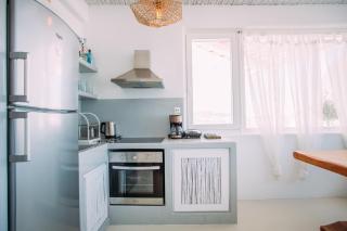 Mykonos Supreme Comfort Suites & Villas - Kalafatis - 3