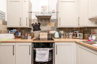 Quadrant Cottage - Buxton - 1