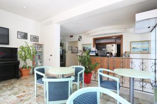 Hotel Daisy - 6