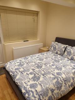 London Luxury Apartments 5 min walk from Ilford Station, with FREE PARKING FREE WIFI - 8