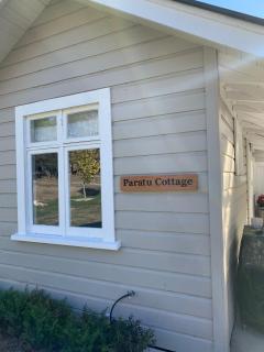 Paratu Farm Cottage in a quiet rural setting. - Waipukurau - 4