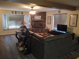 2BR Gated Escape With A Pool And Walk to Dining and Trails - 5