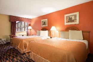 Travelodge by Wyndham Sturgis - Sturgis - 6