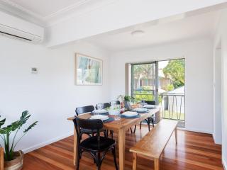 The Norburn, 3 Norburn Avenue - aircon, wifi, boat parking, close to water & clubs - Shoal Bay - 9