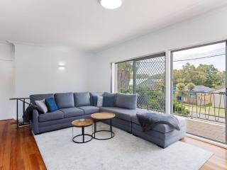 The Norburn, 3 Norburn Avenue - aircon, wifi, boat parking, close to water & clubs - Shoal Bay - 3