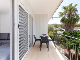 The Norburn, 3 Norburn Avenue - aircon, wifi, boat parking, close to water & clubs - Shoal Bay - 4