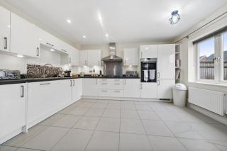 London Heathrow Living Holywell Serviced Houses - 3 and 4 bedrooms By Ferndale - Stanwell - 3