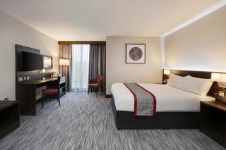 Ramada by Wyndham Leeds East - 7