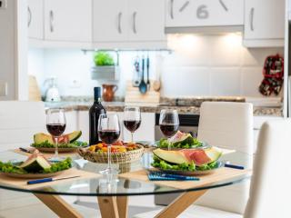 205 Los Cristianos by the beach, center, wifi AC - Arona - 6
