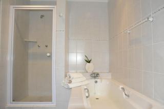 Ipe Tombe Guest Lodge - Midrand - 5