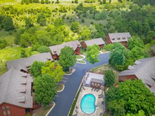 Cabins at Grand Mountain - Branson - 7