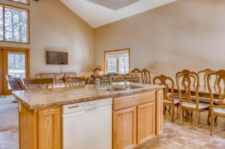 Four Seasons Lakeside - 1